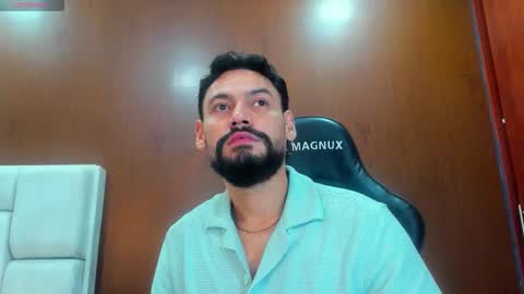 Snapshot of derrybigger_cm chatting on 11/21/25, 07:12 DerryBigger CM online show from 11/21/25, 07:12