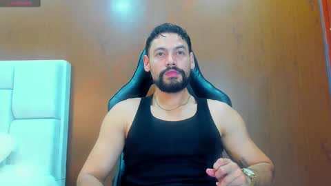 Snapshot of derrybigger_cm chatting on 11/26/25, 06:09 DerryBigger CM online show from 11/26/25, 06:09