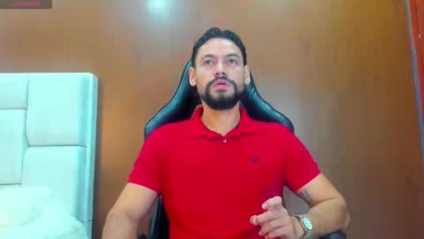 Snapshot of derrybigger_cm chatting on 12/01/25, 02:22 DerryBigger CM online show from 12/01/25, 02:22