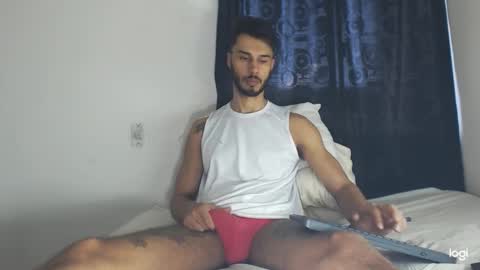 Snapshot of derrymaster chatting on 01/13/25, 04:08 JhimyMaster online show from 01/13/25, 04:08