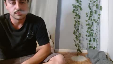 Snapshot of desert_couple420 chatting on 03/10/25, 02:39 WestCoastBaddie online show from 03/10/25, 02:39