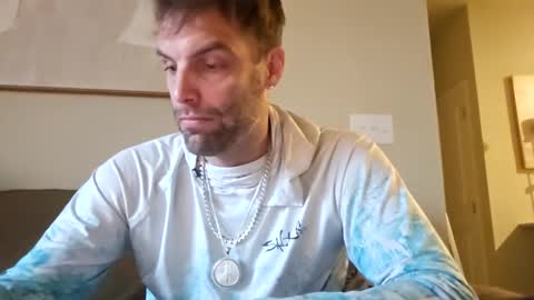 Snapshot of desertan20 chatting on 12/04/24, 08:29 Tall and Handsome online show from 12/04/24, 08:29