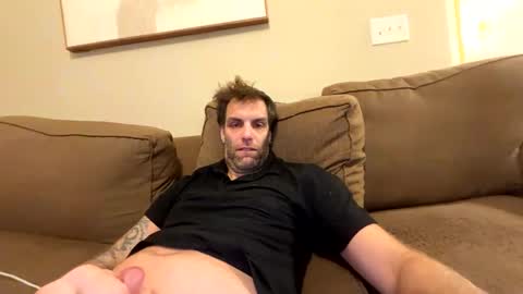 Snapshot of desertan20 chatting on 02/11/25, 11:54 Tall and Handsome online show from 02/11/25, 11:54