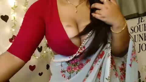 Snapshot of desi_girl_jebin chatting on 09/14/25, 04:17 Jebin online show from 09/14/25, 04:17