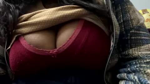 Snapshot of desi_punjabn chatting on 01/14/26, 03:45 simran online show from 01/14/26, 03:45