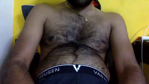 Snapshot of desi_suckable chatting on 02/08/25, 01:32 desisuckable online show from 02/08/25, 01:32
