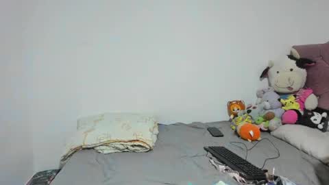 Snapshot of desire_ecstasy2 chatting on 06/17/26, 01:08 desire_ecstasy2 online show from 06/17/26, 01:08