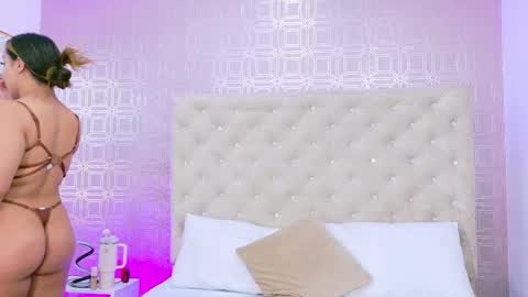 Snapshot of desire_sara chatting on 09/12/25, 12:16 Sara Desire online show from 09/12/25, 12:16