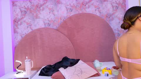 Snapshot of desire_sara chatting on 09/26/25, 11:47 Sara Desire online show from 09/26/25, 11:47