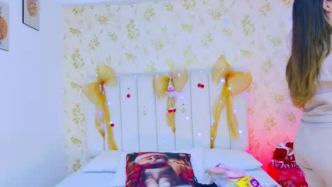 Sara Desire online show from 12/16/25, 12:21