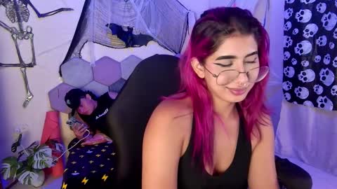 TORI AND MR. BEAR online show from 10/29/25, 09:16