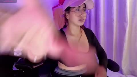 TORI AND MR. BEAR online show from 04/07/26, 06:19