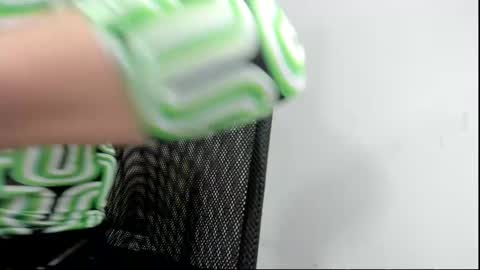 Snapshot of desirehugeboobs4you chatting on 02/28/25, 03:04 Nicky online show from 02/28/25, 03:04