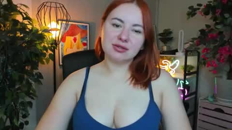 Snapshot of desirelayla chatting on 10/14/25, 06:36 LAYLA online show from 10/14/25, 06:36