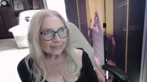 Snapshot of desiresofia chatting on 07/15/26, 02:00 S O F I A online show from 07/15/26, 02:00