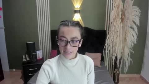 Snapshot of desiring__angel chatting on 02/11/25, 04:22 Desiring Angel online show from 02/11/25, 04:22