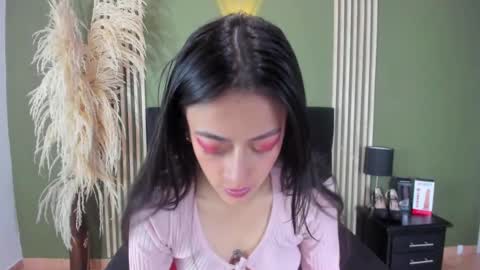 Snapshot of desiring__angel chatting on 02/25/25, 04:35 Desiring Angel online show from 02/25/25, 04:35