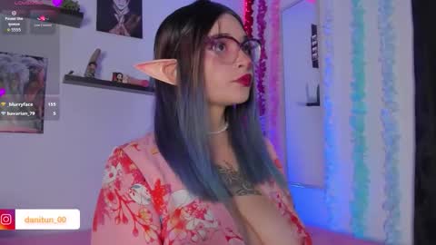 Snapshot of destiny14_ chatting on 09/13/25, 06:24 Dani online show from 09/13/25, 06:24