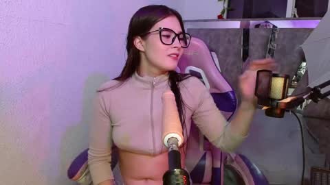destinya_ online show from 05/25/26, 11:05