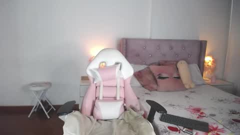 Snapshot of destinysweet21 chatting on 03/01/25, 11:28 destinysweet21 online show from 03/01/25, 11:28