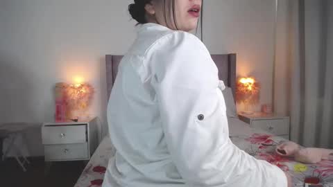 Snapshot of destinysweet21 chatting on 03/08/25, 09:18 destinysweet21 online show from 03/08/25, 09:18