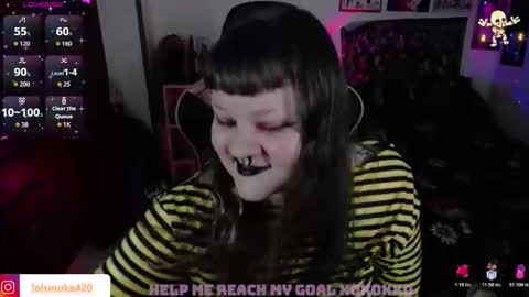 Snapshot of destroyall420 chatting on 11/13/25, 11:47 Lola Bdsm and fries online show from 11/13/25, 11:47