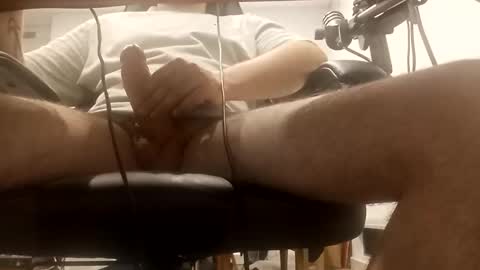 Snapshot of destroyingunit chatting on 11/25/25, 10:59 destroyingunit online show from 11/25/25, 10:59