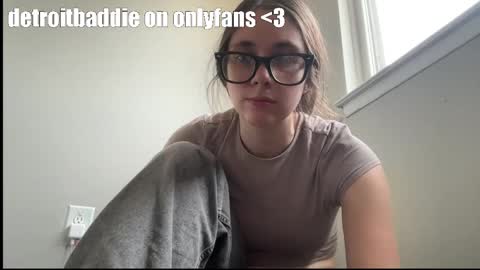 detroitbaddie online show from 10/17/25, 07:16