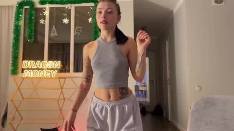 Snapshot of deva_alice chatting on 12/10/24, 12:27 Id be happy to have a steamy stream girl online show from 12/10/24, 12:27