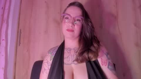 Snapshot of deva_blue chatting on 09/11/25, 03:50 Deva Blue online show from 09/11/25, 03:50