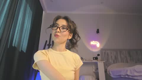 Snapshot of devaivy chatting on 09/10/25, 08:47 Deva online show from 09/10/25, 08:47