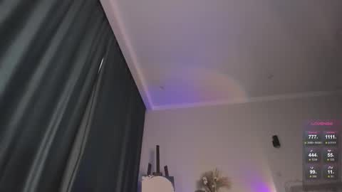 Snapshot of devaivy chatting on 09/29/25, 11:59 Deva online show from 09/29/25, 11:59