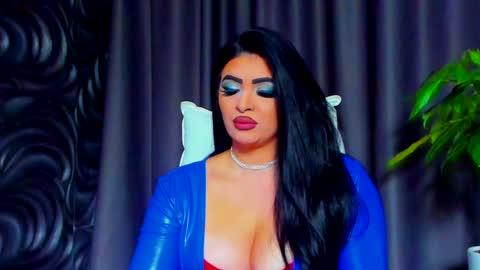 Snapshot of devashaqueen chatting on 01/27/25, 11:32 Devasha online show from 01/27/25, 11:32