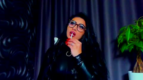 Snapshot of devashaqueen chatting on 02/02/25, 08:51 Devasha online show from 02/02/25, 08:51