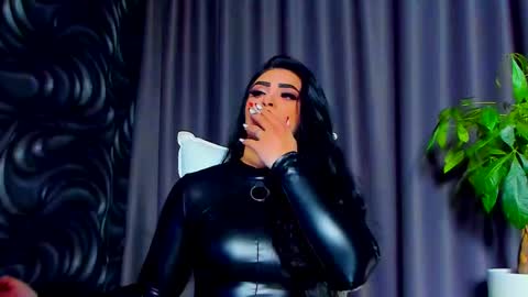 Snapshot of devashaqueen chatting on 02/14/25, 07:12 Devasha online show from 02/14/25, 07:12