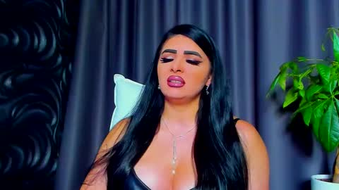 Snapshot of devashaqueen chatting on 02/16/25, 02:43 Devasha online show from 02/16/25, 02:43