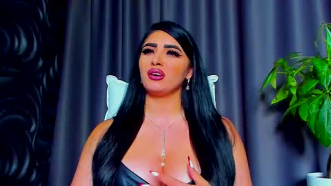 Snapshot of devashaqueen chatting on 02/17/25, 12:10 Devasha online show from 02/17/25, 12:10