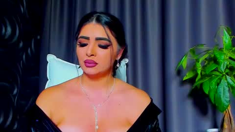 Snapshot of devashaqueen chatting on 02/17/25, 10:03 Devasha online show from 02/17/25, 10:03