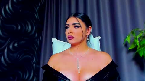 Snapshot of devashaqueen chatting on 02/19/25, 07:05 Devasha online show from 02/19/25, 07:05