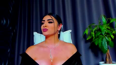 Snapshot of devashaqueen chatting on 02/19/25, 10:09 Devasha online show from 02/19/25, 10:09