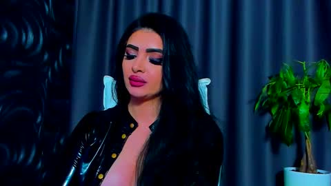 Snapshot of devashaqueen chatting on 03/05/25, 11:17 Devasha online show from 03/05/25, 11:17