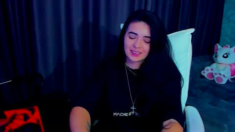 Snapshot of devashaqueen chatting on 12/14/25, 10:36 Devasha online show from 12/14/25, 10:36