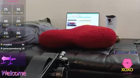 Snapshot of deviantdevotion chatting on 01/28/25, 09:40 Deviant Devotion online show from 01/28/25, 09:40