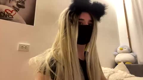 Emily online show from 10/27/25, 05:17