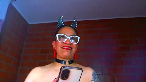devil_taylorx online show from 06/25/26, 12:43