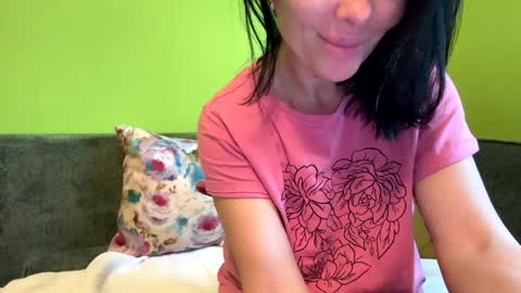 Snapshot of devilbunny01 chatting on 10/20/25, 05:08 Tina online show from 10/20/25, 05:08