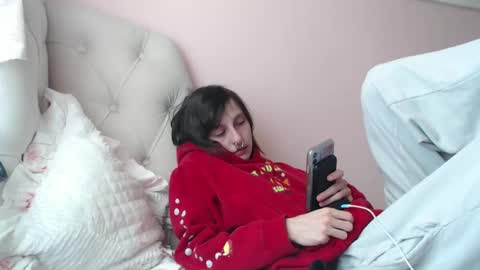 poutyangel online show from 10/03/25, 10:51