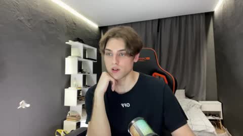 devilnut1 online show from 11/21/25, 05:00