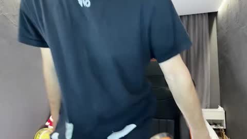 devilnut1 online show from 11/23/25, 05:57