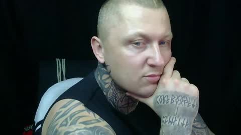 Snapshot of devilwithtats chatting on 06/01/26, 01:57 Lucian online show from 06/01/26, 01:57